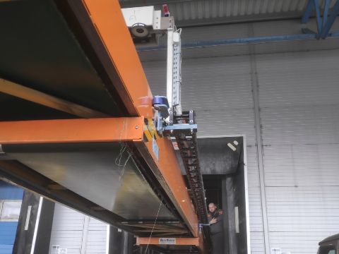kiadagoló konvejor energialánccsere utána (2)